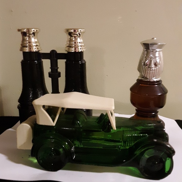 Assorted collectible aftershave bottles - Picture 2 of 2